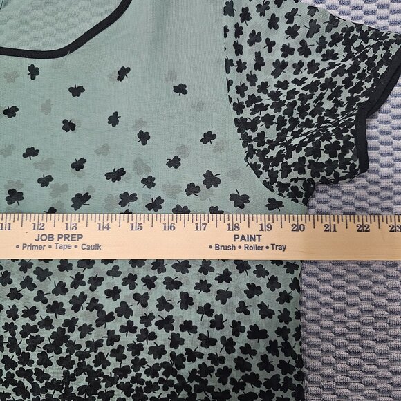 Krizia Sage Green & Black Clover Print Design Ombré Blouse - Size XL - Picture 4 of 7